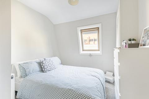 1 bedroom flat for sale, Oak Road, London, W5