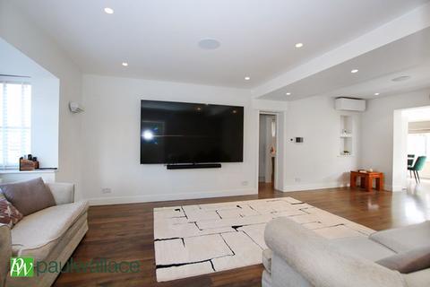5 Hampden Crescent, Cheshunt, Waltham Cross, EN7 5AX