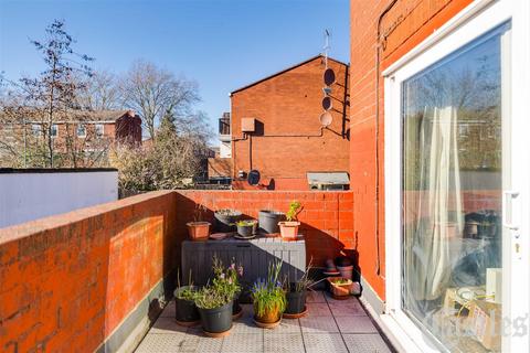 33 Burnett Close, London, E9 6ET