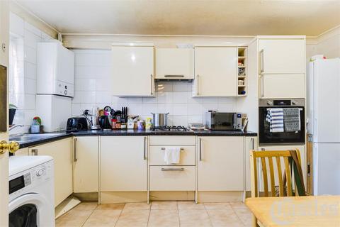 33 Burnett Close, London, E9 6ET