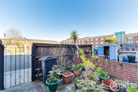 33 Burnett Close, London, E9 6ET
