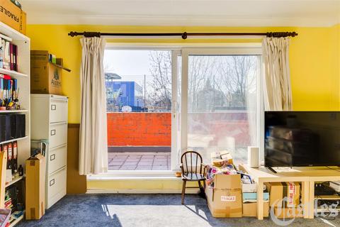 33 Burnett Close, London, E9 6ET