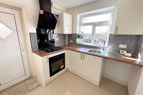 3 bedroom semi-detached house to rent, Lancaster Road, Salford
