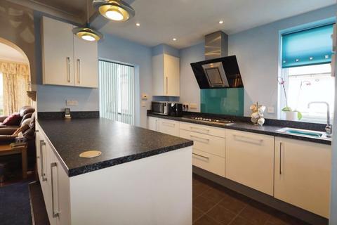 4 The Broadway, Northbourne, Bournemouth, BH10 7EY