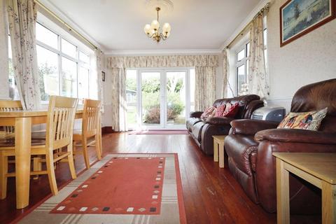 4 The Broadway, Northbourne, Bournemouth, BH10 7EY