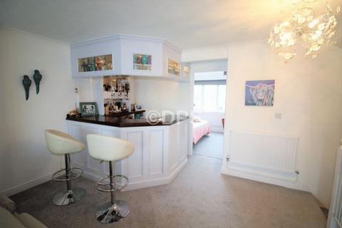 4 bedroom townhouse to rent, Redshank Road, St Marys Island