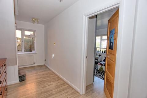 16 Albion Road, Chalfont St Giles, HP8 4EW