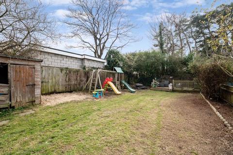 4 bedroom end of terrace house for sale, Dale Valley Road, Poole BH15