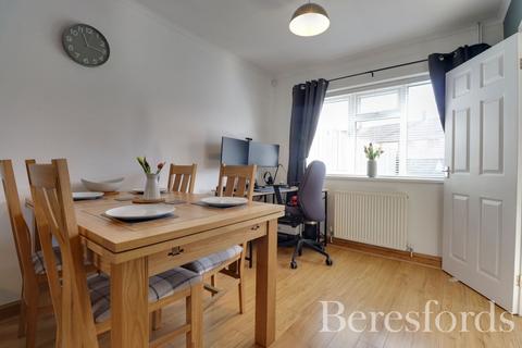 49 Eastham Crescent, Brentwood, CM13 2BU
