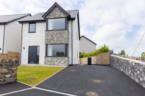 undefined, Gwalchmai, Isle of Anglesey, LL65