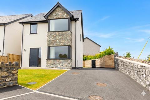 3 bedroom detached house for sale, Gwalchmai, Isle of Anglesey, LL65