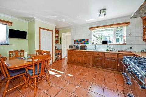 42 Abbey Road, Medstead, Alton, GU34 5PB