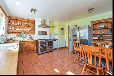 42 Abbey Road, Medstead, Alton, GU34 5PB
