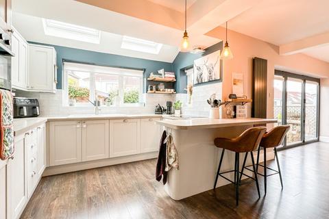 28 Aylesbury Crescent, Bristol, BS3 5NW