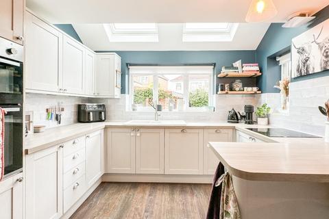 28 Aylesbury Crescent, Bristol, BS3 5NW