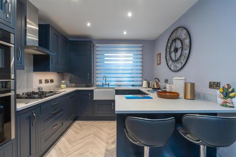 3 bedroom apartment to rent, Lightwood Road, Buxton