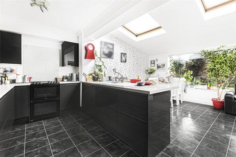 3 Bartons Close, Balsham, Cambridge, CB21 4EA