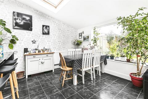 3 Bartons Close, Balsham, Cambridge, CB21 4EA