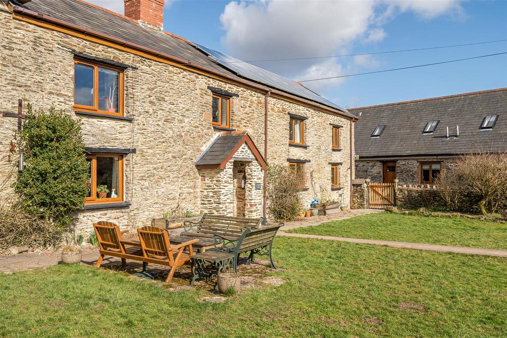 Court Farm