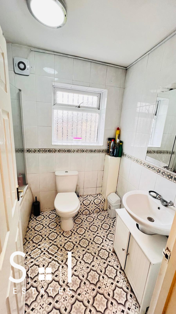 BATHROOM.png