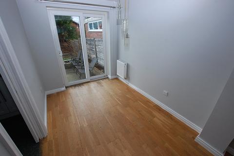 3 bedroom semi-detached house to rent, Camberwell Drive, Greater Manchester OL7