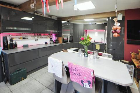 4 bedroom link detached house for sale, Wesley Street, Glossop SK13
