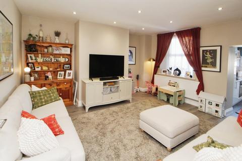 3 bedroom end of terrace house for sale, Brosscroft, Glossop SK13
