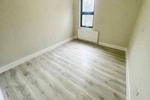 4 bedroom terraced house to rent, Fabian Street, London E6