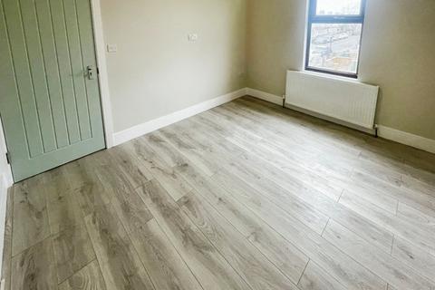 4 bedroom terraced house to rent, Fabian Street, London E6