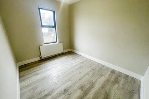 4 bedroom terraced house to rent, Fabian Street, London E6