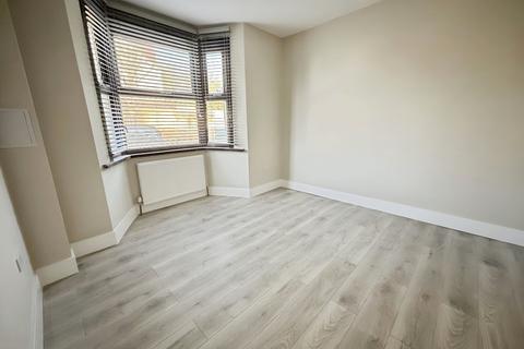 4 bedroom terraced house to rent, Fabian Street, London E6