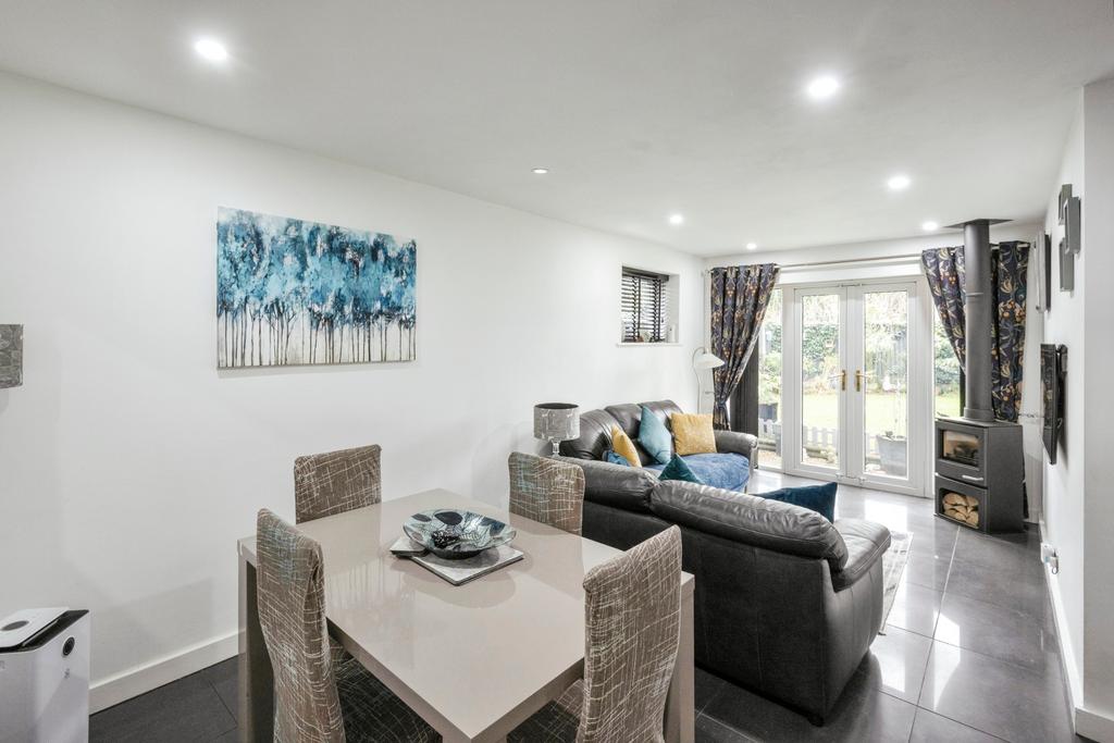 Sitting/Dining Room