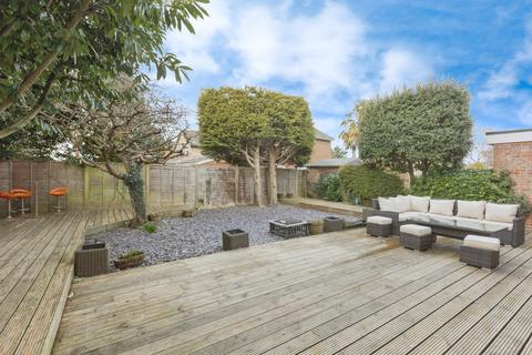 2 Firecrest Close, Longfield, DA3 7NJ