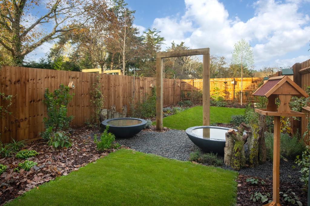 Hollygate Ellerton garden