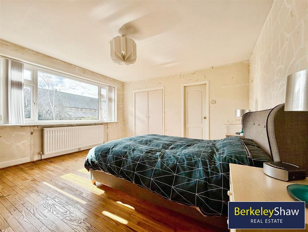 Bedroom 1 (ensuite)