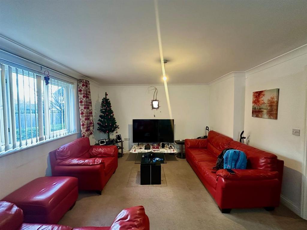 Lounge 2.jpg