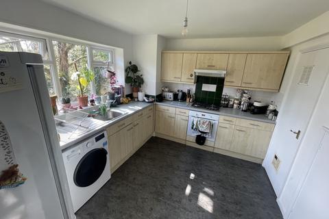 2 bedroom flat to rent, St. Johns Park, London, SE3