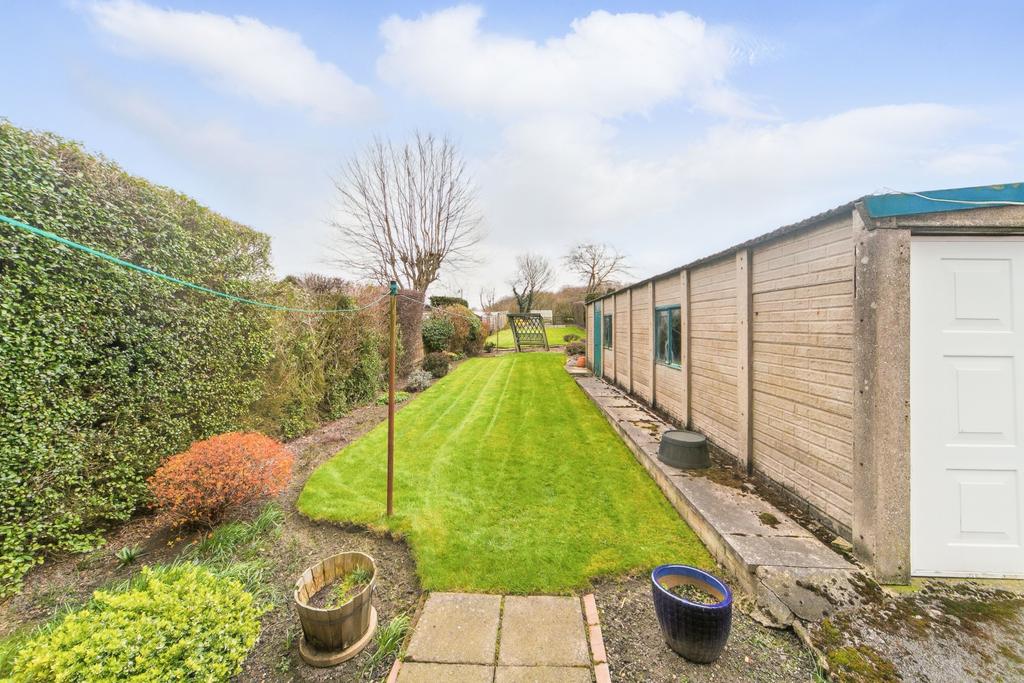 Weeland Road - Garden