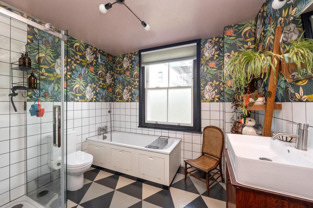 Bathroom (1).JPG