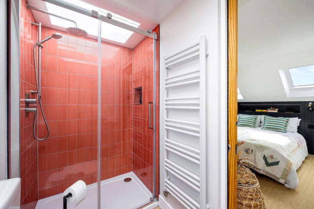 En-suite (1).JPG
