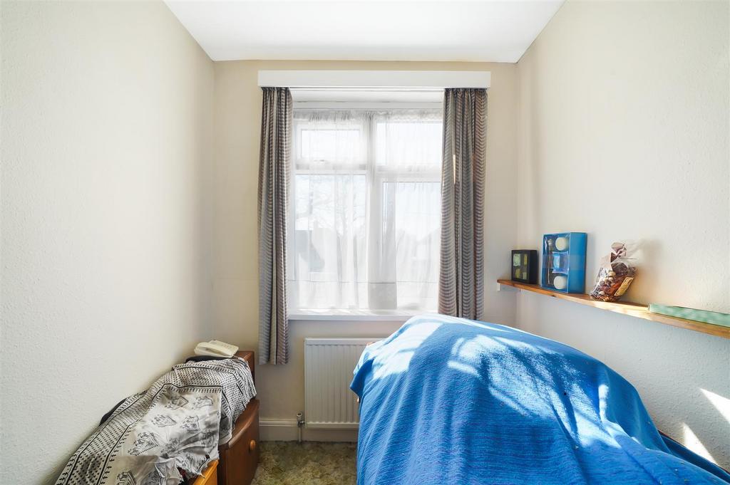200 Whitton Avenue East - B6y0x URhq Is BXds Re X6 V.jpg