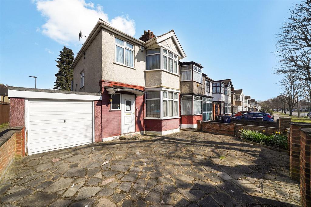 200 Whitton Avenue East - n CLim Ul0j61gic Iu Nzj E.jpg