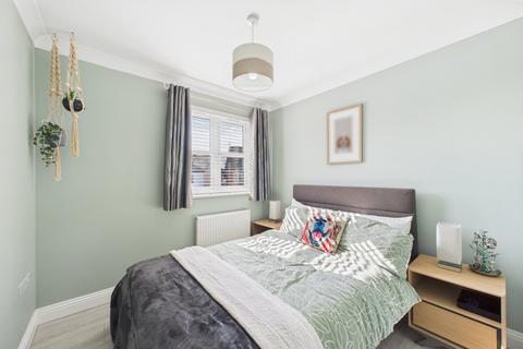 50 Frogmore Road, Blackwater, Camberley, GU17 0NP