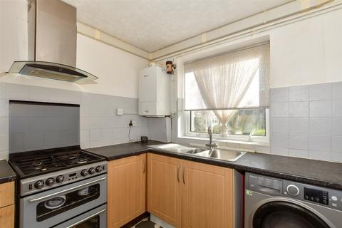 2 bedroom ground floor flat for sale, Pine Lodge, Maidstone ME16