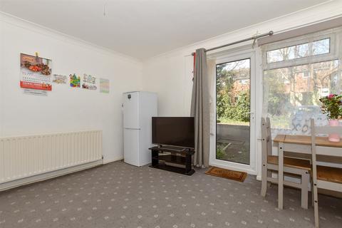 2 bedroom ground floor flat for sale, Pine Lodge, Maidstone ME16