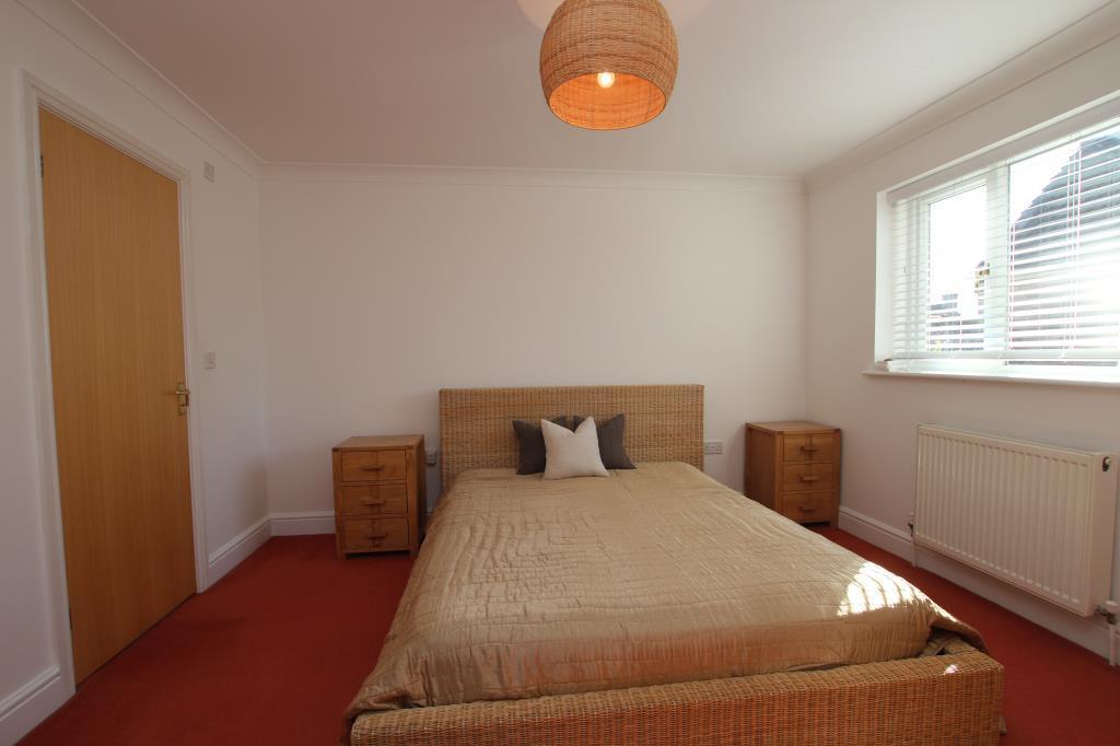 Bed1.JPG