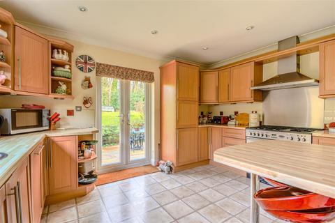 4 bedroom detached house for sale, Brightling Road, Robertsbridge