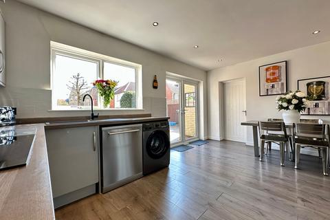 80 Bramble Tye, Laindon, Basildon, SS15 5GS