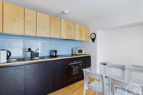1 bedroom flat for sale, Saxton, Saxton Lane, Leeds