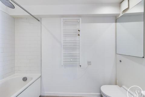 1 bedroom flat for sale, Saxton, Saxton Lane, Leeds